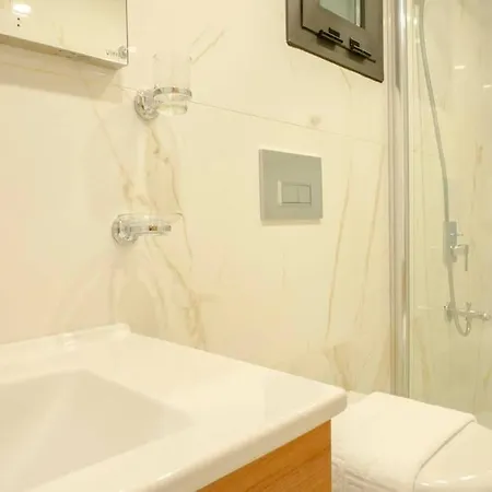 Luxury Honeymoon With Sea View