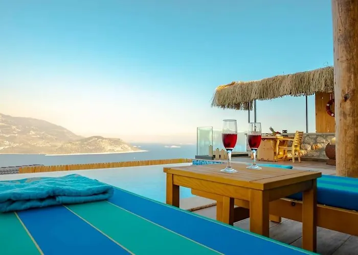 Luxury Honeymoon With Sea View Villa