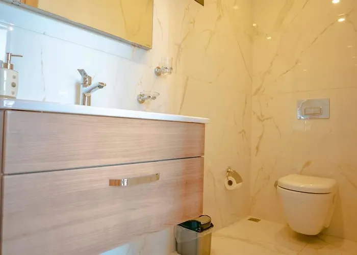 Luxury Honeymoon With Sea View Villa