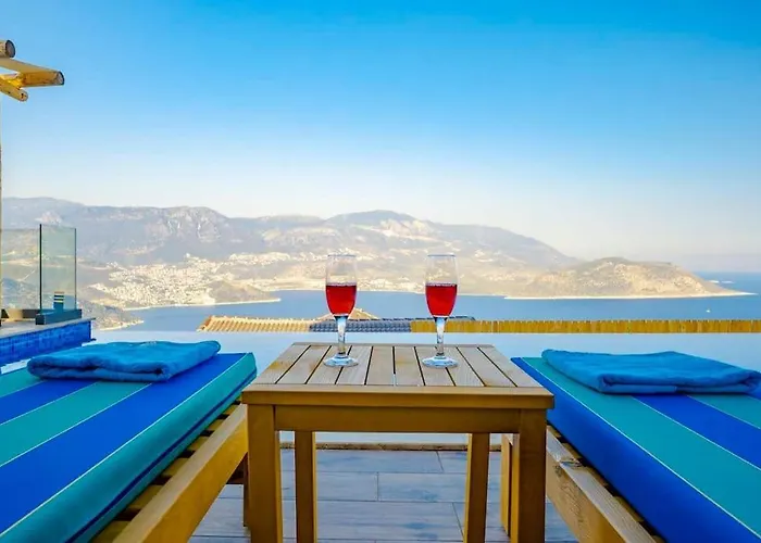 Luxury Honeymoon With Sea View Villa *