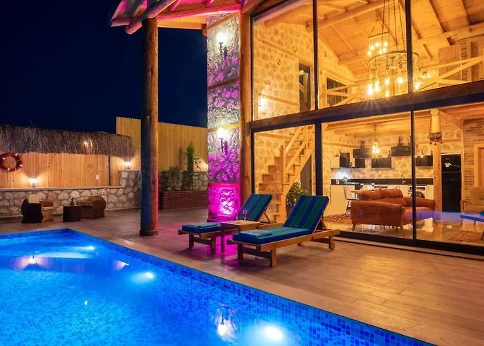 Luxury Honeymoon With Sea View Villa