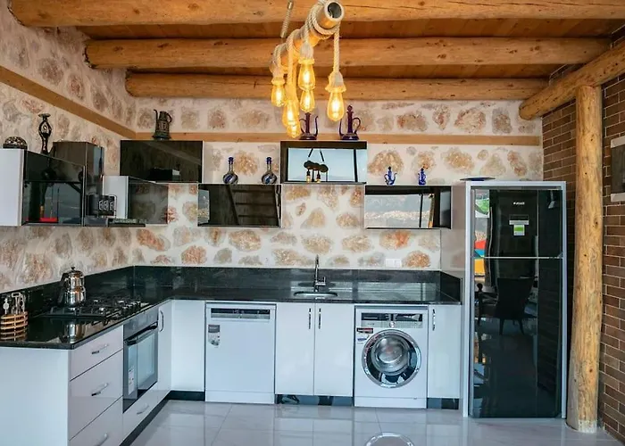 Luxury Honeymoon With Sea View Villa